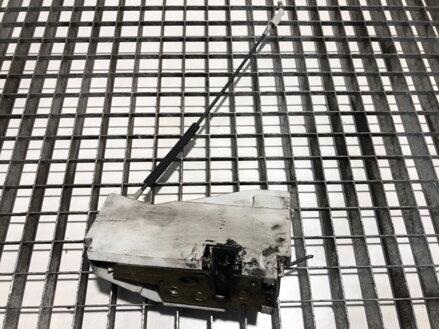 Zámek dveří levý přední Ford Transit Autobus (E_ _) 1994 - 2000