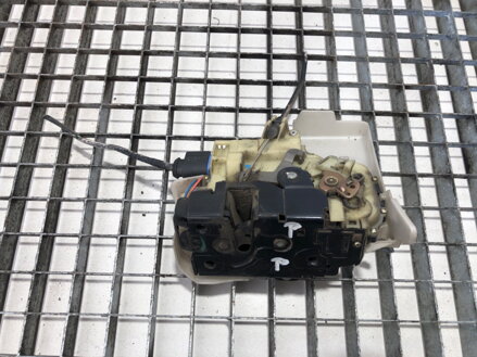 Zámek dveří pravý přední VW Transporter V Autobus (7HB, 7HJ, 7EB, 7EJ) 2003 - 2015