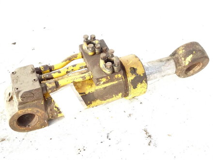 Servomotor / vzpěra zvedání pluhu Hanomag 350D