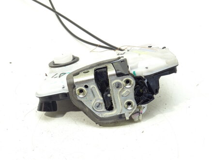 Zámek přední levý Toyota Corolla Sedan (_E18_, ZRE1_) 2013 - 2019