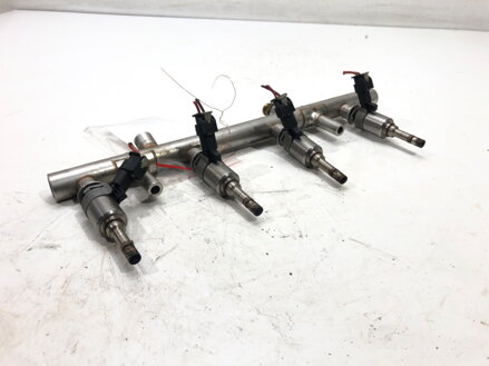 Vstřikovací rampa Audi A4 B8 (8K2) 2007 - 2015 06H133317D 0261500164