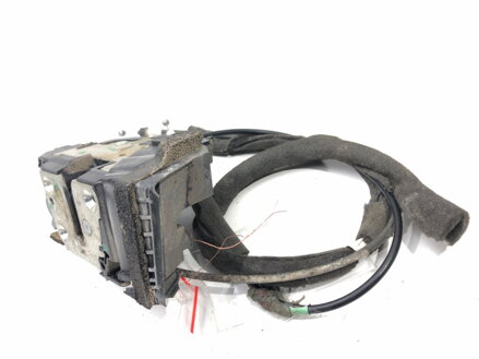 Zámek dveří pravý přední Nissan Juke (F15) 2010 - 2022