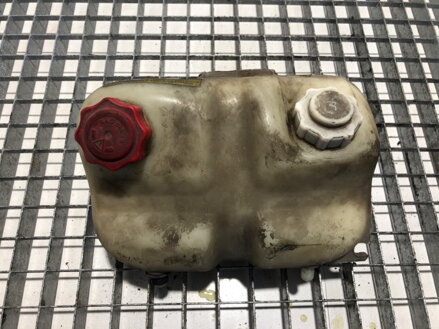 Vyrovnávací nádobka chladicí kapaliny Renault Trucks Marco Polo