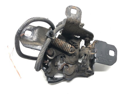 Zámek kapoty přední VW Golf IV (1J1) 1997 - 2008