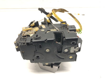 Zámek dveří levý zadní Audi A6 C5 (4B2) 1997 - 2005 4B0839015G