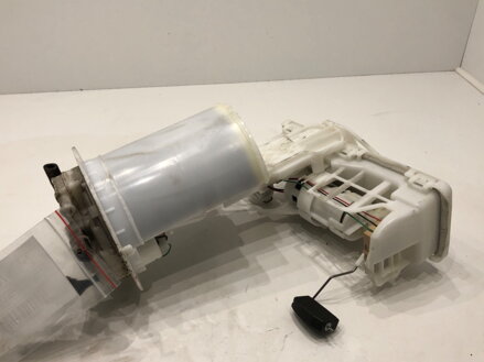 Palivové čerpadlo Toyota Corolla Sedan (_E21_) 2019 - 2022 77020-02C21