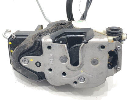 Zámek dveří levý zadní Opel Astra J Sports Tourer (P10) 2010 - 2015