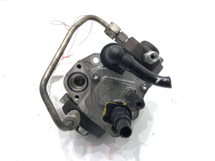 Vstřikovací čerpadlo Opel Astra J Sports Tourer (P10) 2010 - 2015 55570040