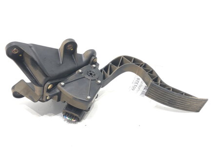 Plynový pedál Hyundai Sonata V (NF) 2004 - 2014 32710-3K000