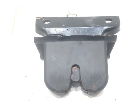 Zámek víka kufru zadní Audi A3 (8L1) 1996 - 2006 8L0827520C