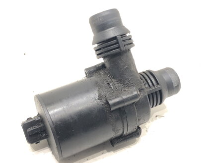 Přídavná vodní pumpa BMW 7 (E65, E66, E67) 2001 - 2009