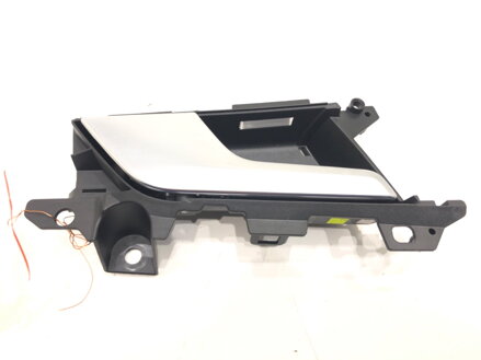 Klika vnitřní levá zadní Audi A4 Allroad B9 (8WH, 8WJ) 2016 - 2022