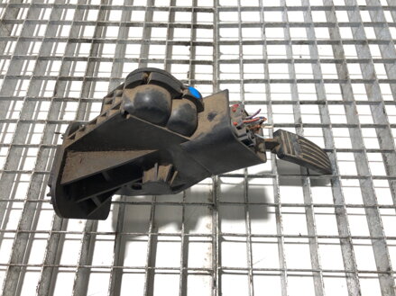 Plynový pedál Ford Transit Autobus (FD_ _, FB_ _, FS_ _, FZ_ _, FC_ _) 2000 - 2006 YC15-9F836-BD