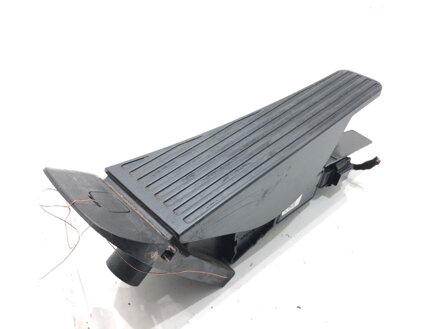 Plynový pedál Volvo XC60 II (246) 2017 - 2022 32212451