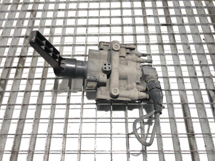 Ventil zvedání návěsu Naczepa Fruehauf 338051121