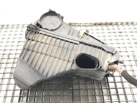 Kryt filtru vzduchu VW Touareg (7LA, 7L6, 7L7) 2002 - 2013 7L6129601Q