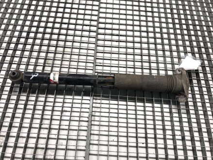 Tlumič pravý zadní VW Passat B8 (3G2, CB2) 2014 - 2022