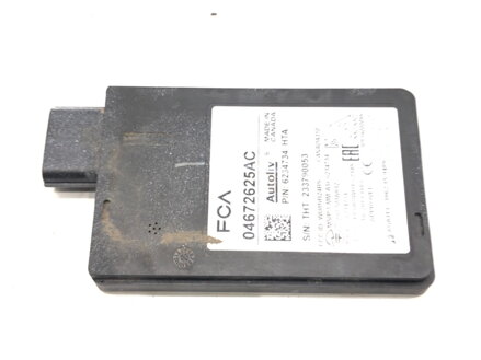 Čidlo mrtvého pole Chrysler Pacifica 2016 - 2022 04672625AC