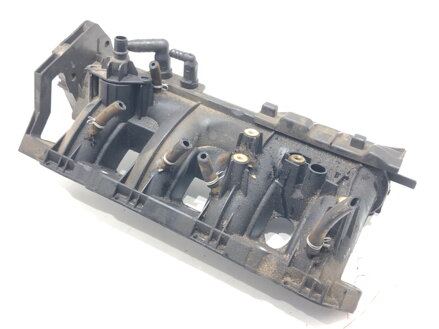 Sací potrubí Renault Megane III Grandtour (KZ0/1) 2008 - 2022 140032069R