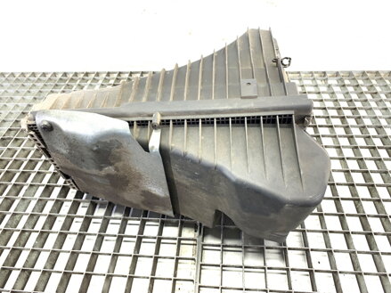 Kryt filtru vzduchu levý Audi Q7 (4LB) 2006 - 2016