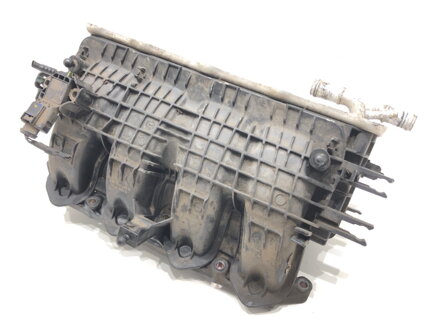 Sací potrubí VW Golf VII (5G1, BQ1, BE1, BE2) 2012 - 2022 04E145749B