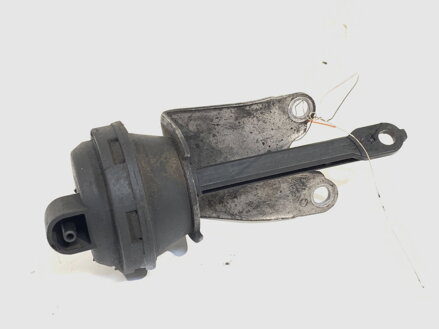 Regulátor klapek sacího potrubí Audi A4 B7 Avant (8ED) 2004 - 2008