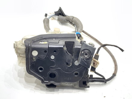 Zámek dveří levý přední Audi A3 Sportback (8VA, 8VF) 2012 - 2022 8X1837015B