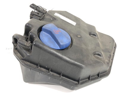 Vyrovnávací nádobka chladicí kapaliny Audi Q7 (4LB) 2006 - 2016 8MA376702