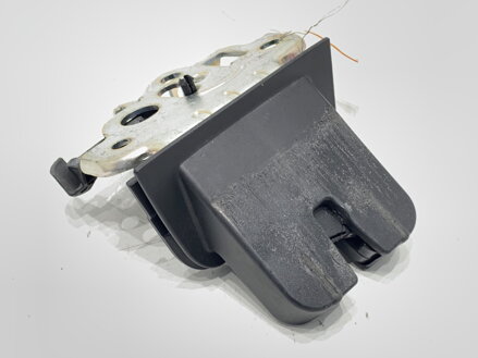 Zámek víka kufru zadní Audi Q7 (4LB) 2006 - 2016 4F9827505