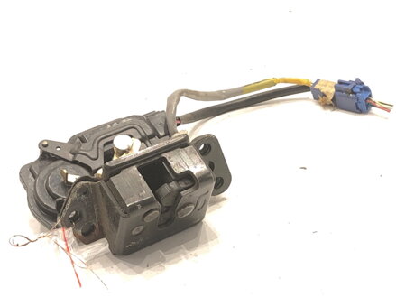 Zámek víka kufru zadní Toyota Avensis Kombi (_T25_) 2003 - 2008