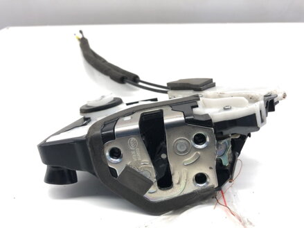 Zámek dveří levý přední Subaru WRX Sedan (GJ) 2011 - 2022