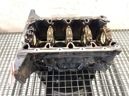 Blok motoru Chevrolet Cruze Liftback (J305) 2010 - 2022 688270904