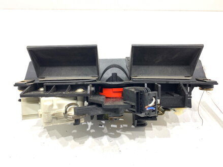 Klika víka kufru zadní Audi A6 C5 (4B2) 1997 - 2005 8D9827565H