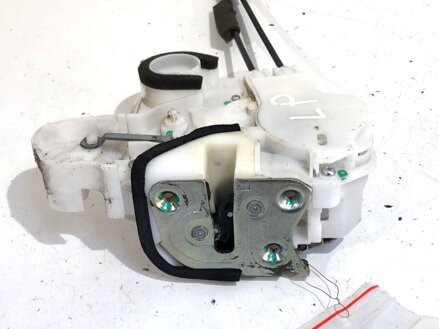 Zámek dveří levý přední Mitsubishi Mirage / Space Star VI Liftback (A0_A) 2012 - 2022