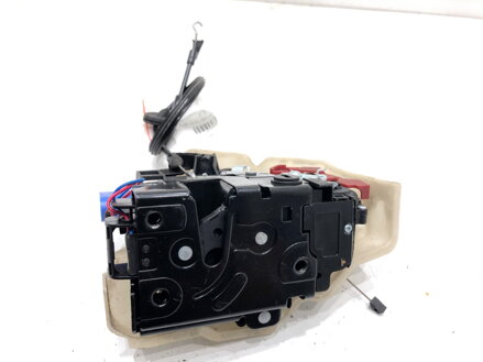 Zámek dveří pravý zadní VW Golf V Variant (1K5) 2007 - 2009