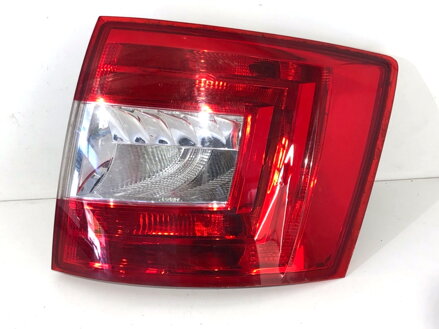 Světlo pravé zadní Skoda Octavia III Combi (5E5, 5E6) 2012 - 2022 5E9945096