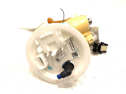 Palivové čerpadlo BMW 5 (G30, F90) 2016 - 2022 7467720