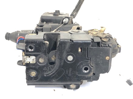 Zámek dveří pravý přední VW Passat B5 . 5 (3B3) 2000 - 2005