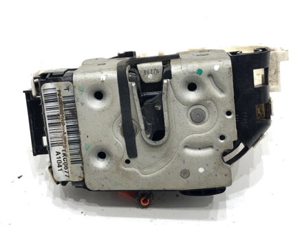 Zámek dveří levý přední Dodge Avenger 2007 - 2014 P04589421AD