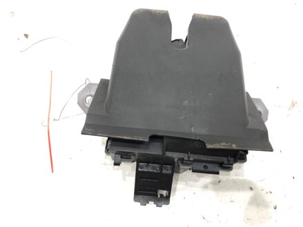 Zámek víka kufru zadní Volvo V40 Liftback (525, 526) 2012 - 2022 31335870