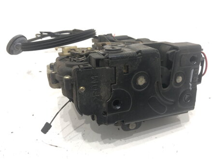 Zámek dveří levý zadní VW Passat B5 . 5 (3B3) 2000 - 2005