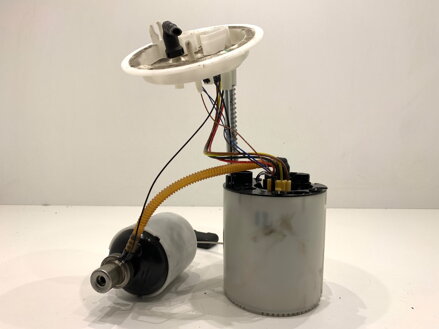 Palivové čerpadlo Audi A5 (8T3) 2007 - 2017 8K0919051AD