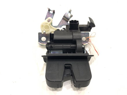 Zámek víka kufru zadní Audi A4 B9 (8W2, 8WC) 2015 - 2022 8W0827503