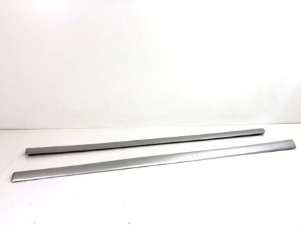 Lišta dveří levá přední Audi A3 (8P1) 2003 - 2013 8P3853953B