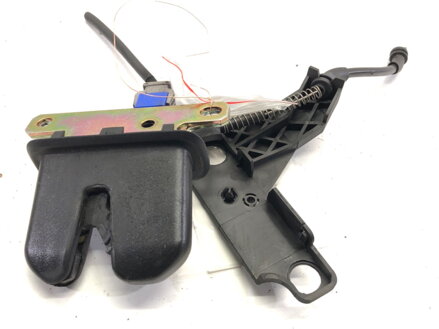 Zámek víka kufru zadní Audi A4 B6 (8E2) 2000 - 2005 8E5827505A