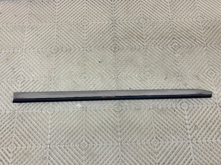 Lišta dveří pravá přední Renault Clio V (B7_) 2019 - 2022 801862526R