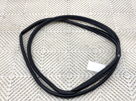 Těsnění dveří přední pravé Toyota Auris Kombi (_E18_) 2013 - 2018