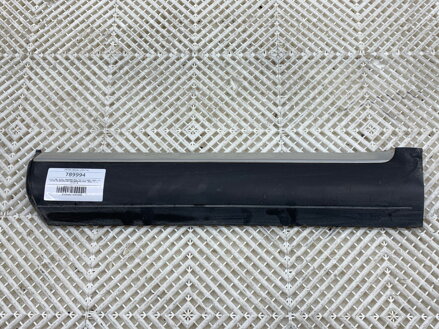 Lišta dveří levá zadní VW Touareg (7LA, 7L6, 7L7) 2002 - 2013 7L6839787