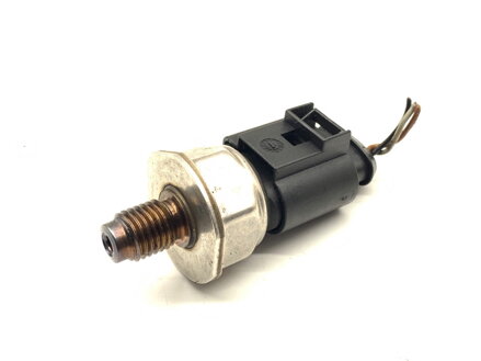 Čidlo tlaku paliva Audi Q7 (4LB) 2006 - 2016 059130758E