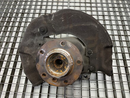 Otoč levá přední BMW 5 Touring (E61) 2004 - 2010